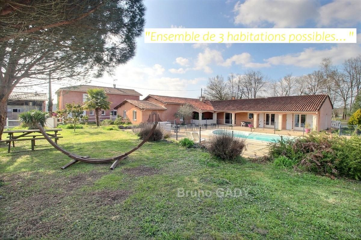 PERIGUEUX Ensemble 3 habitations , proche Périgueux 13 chambres totalisant 440 m2 sur 12000 m2 de terrain 1