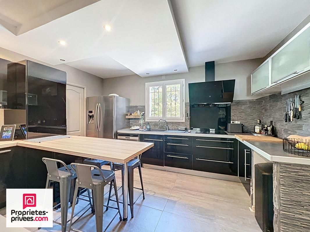 RIANS Villa 140 m² sur 2566 m² avec piscine et garage 3