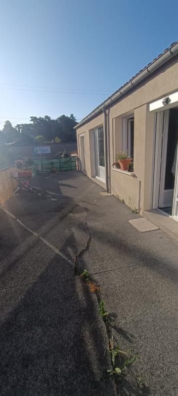 FONTENAY-LE-COMTE Immeuble Fontenay Le Comte 130 m2 1