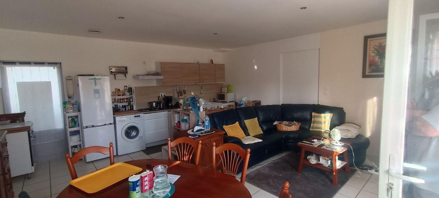 FONTENAY-LE-COMTE Immeuble Fontenay Le Comte 130 m2 2