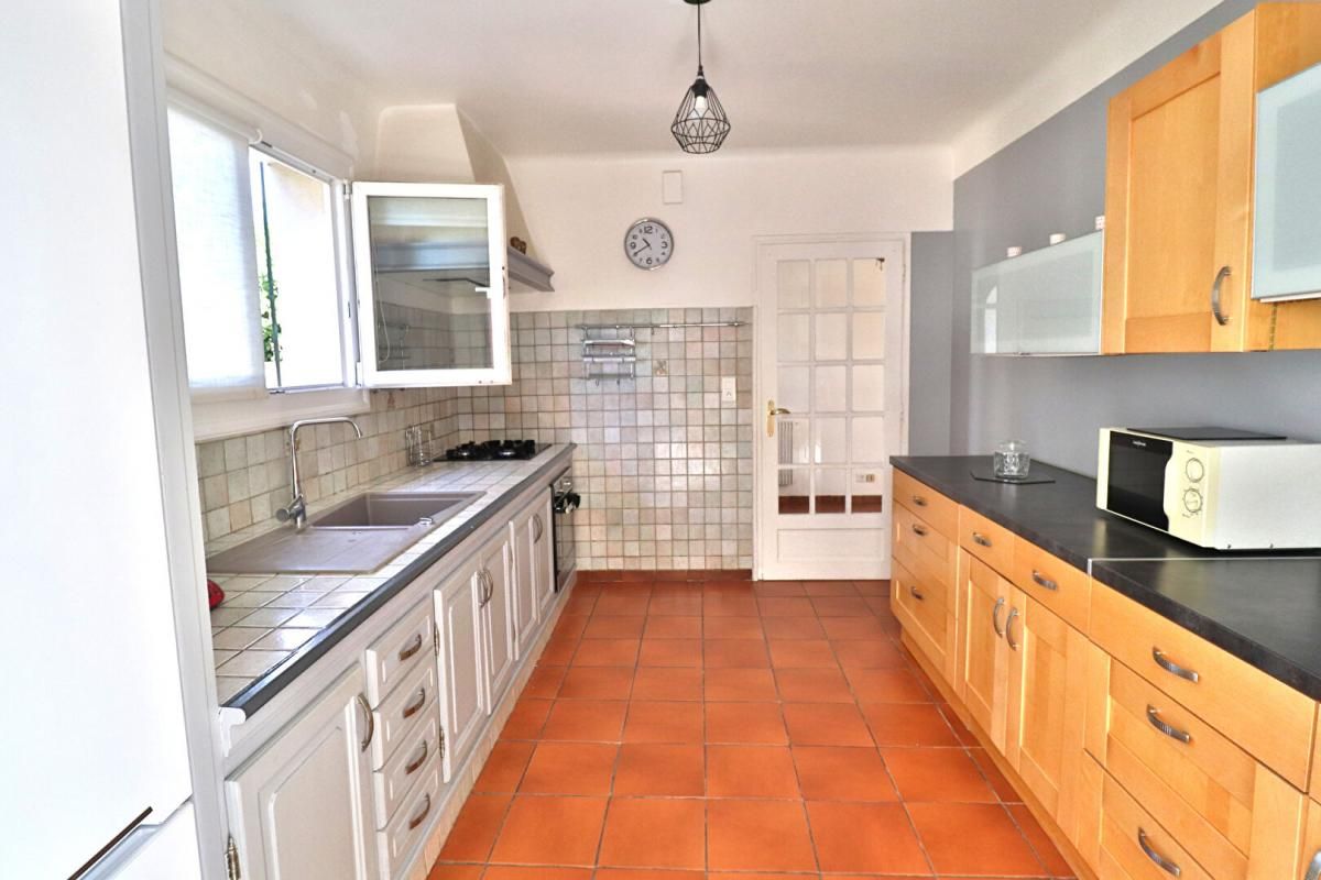 PIA Maison Pia 5 pièce(s) 159 m2 1