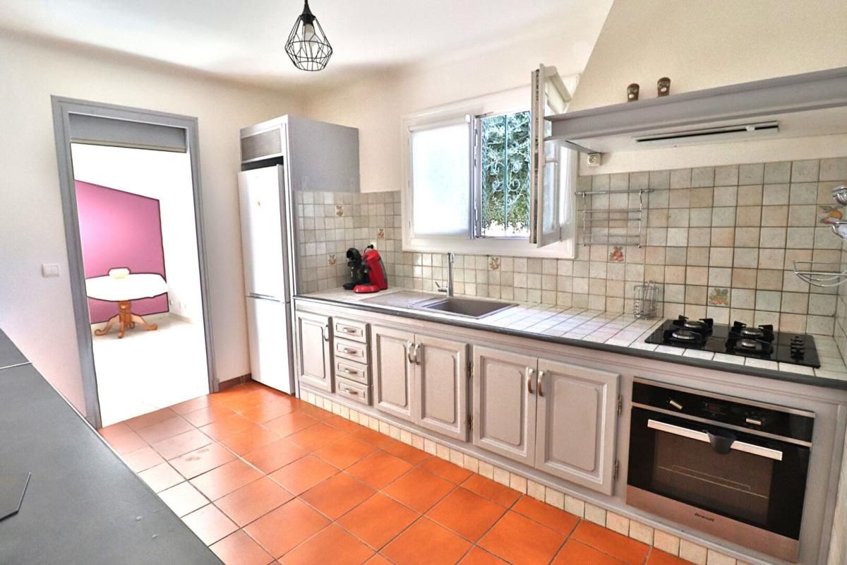 PIA Maison Pia 5 pièce(s) 159 m2 3