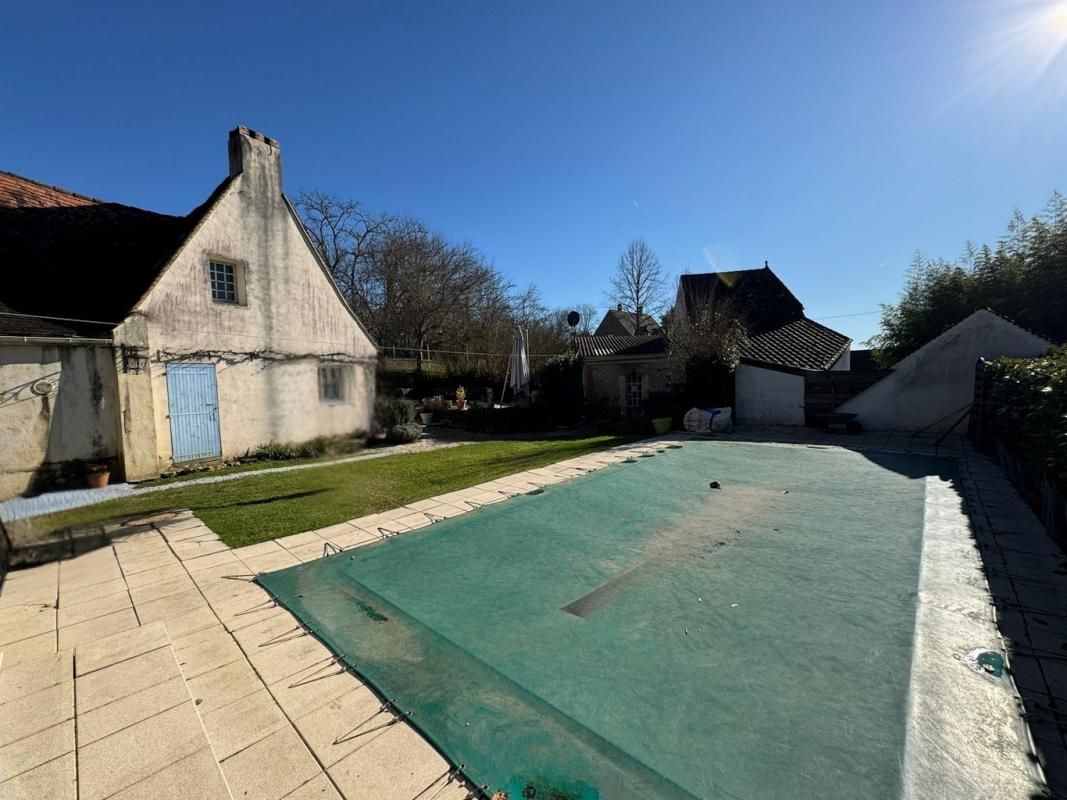 LE BUGUE 24260 Maison charmante et ancienne, type cottage et poolhouse 3