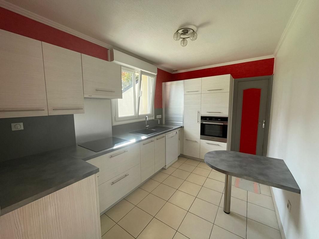 PLOUFRAGAN Agréable maison de 5 pièces, secteur Ploufragan, dans un quartier calme, proche de toutes commodités 3