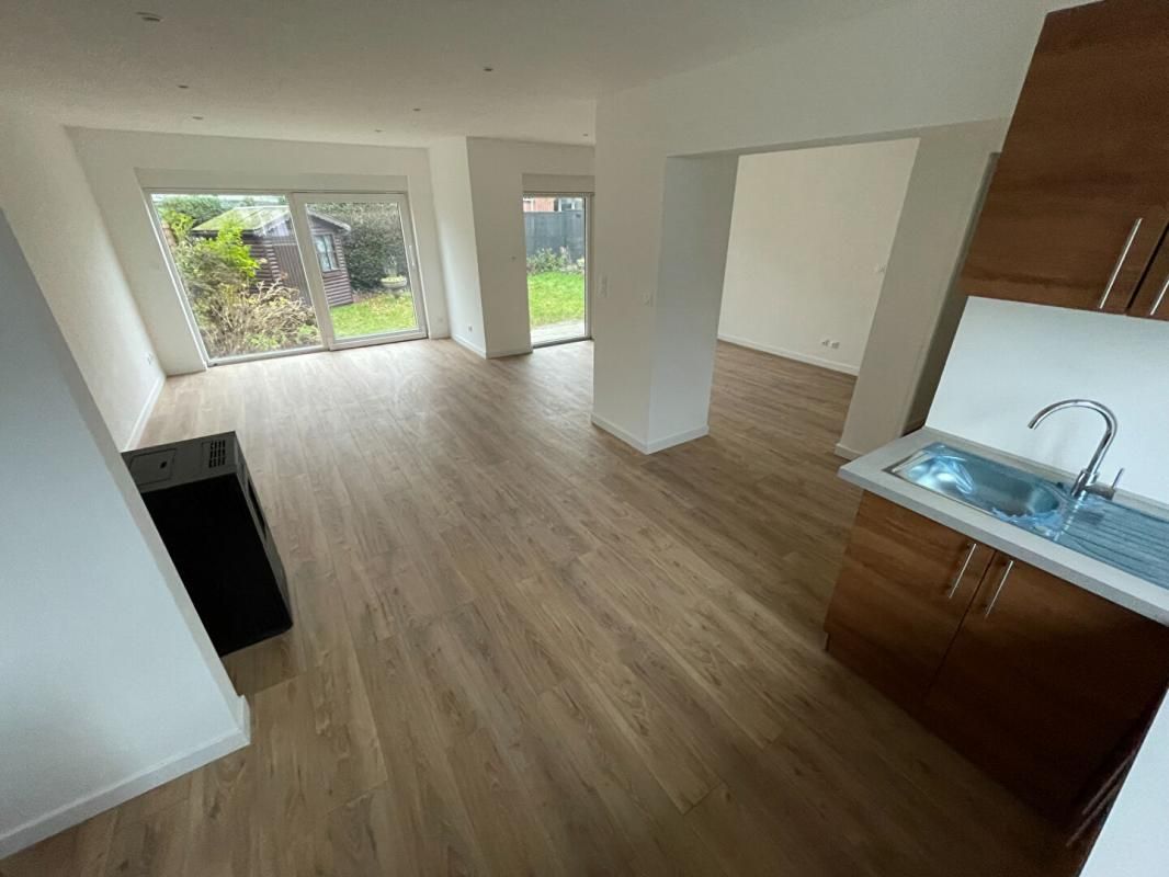 WASQUEHAL Semi-individuelle rénovée de 1965 de 125m², 4CH + jardin 1