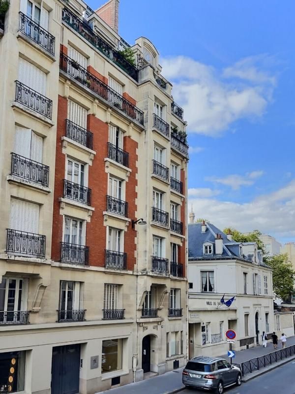 PARIS-15E-ARRONDISSEMENT Paris 15 Place Alfred Dreyfus Grand 2 pièces rénové dans immeuble Restauration en parfait état 2