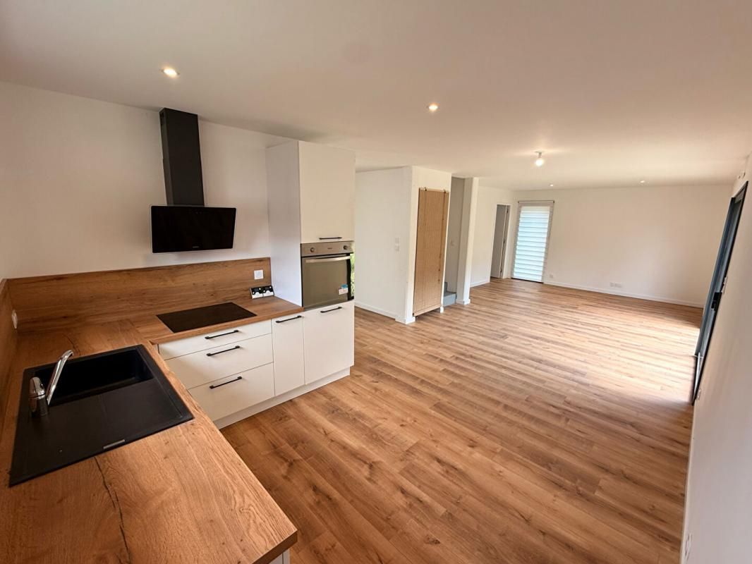 ELVEN Maison contemporaine de 2025, 5 pièces, 4 chambres, de 108 M² sur 390 M² de terrain / ELVEN 2