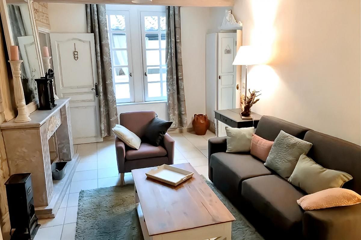 UZES Appartement Uzès 3 pièce(s) 634m2, hôtel Dampmartin 1 er étage 2