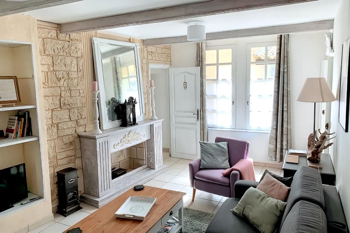 UZES Appartement Uzès 3 pièce(s) 634m2, hôtel Dampmartin 1 er étage 3