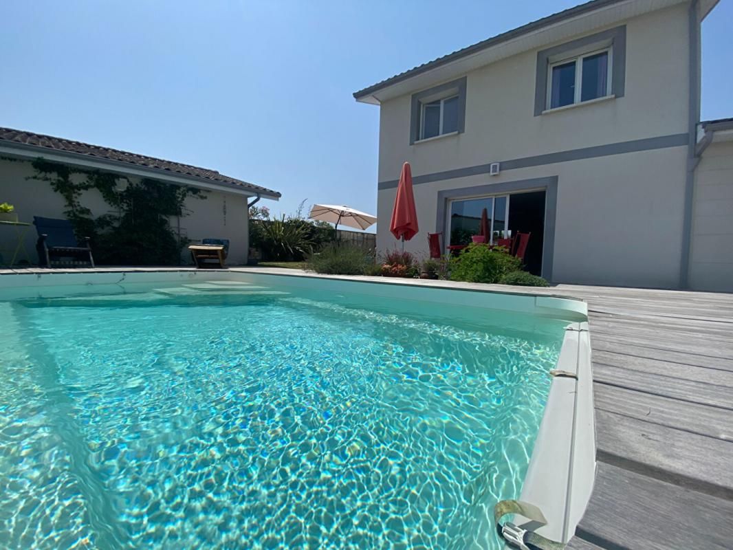 TRESSES Maison récente de 4 chambres avec jardin, piscine et garage, Tresses 130 m2 2