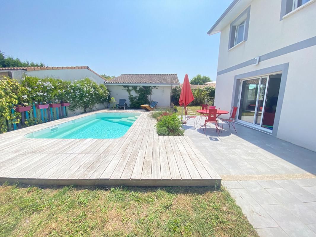 TRESSES Maison récente de 4 chambres avec jardin, piscine et garage, Tresses 130 m2 3
