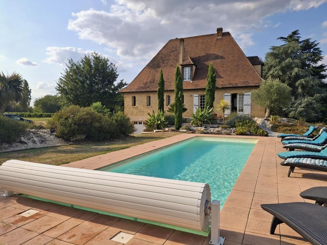 EYNESSE Maison périgourdine de 170 m² - terrain de 1,5 H avec piscine et accès direct à la Dordogne à Eynesse (33220 2