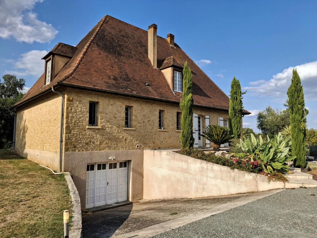 EYNESSE Maison périgourdine de 170 m² - terrain de 1,5 H avec piscine et accès direct à la Dordogne à Eynesse (33220 3
