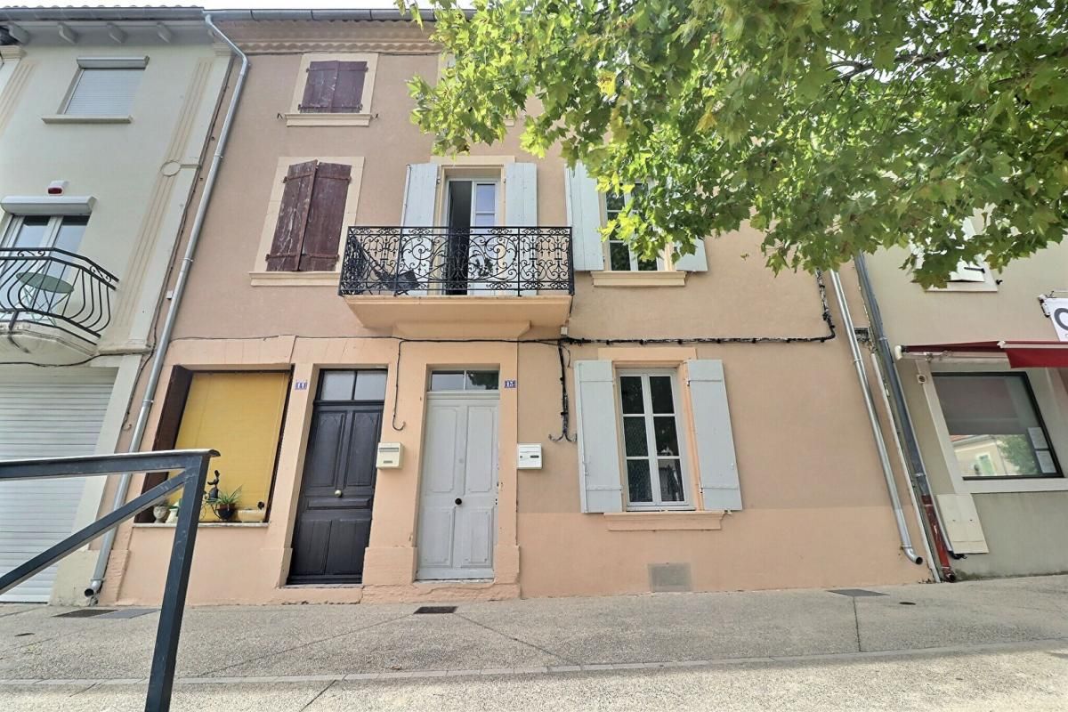 Immeuble rénové avec extérieur, cave et stationnement ? Valréas (84600)