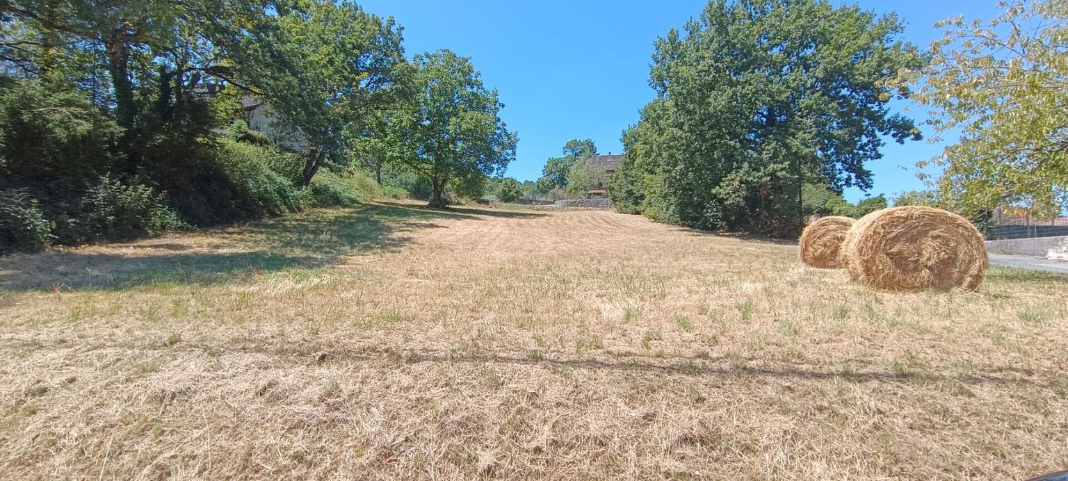 MAGNIEU Terrain constructible d'environ 1823 m² ( Chatonod ) 01300 Magnieu 3