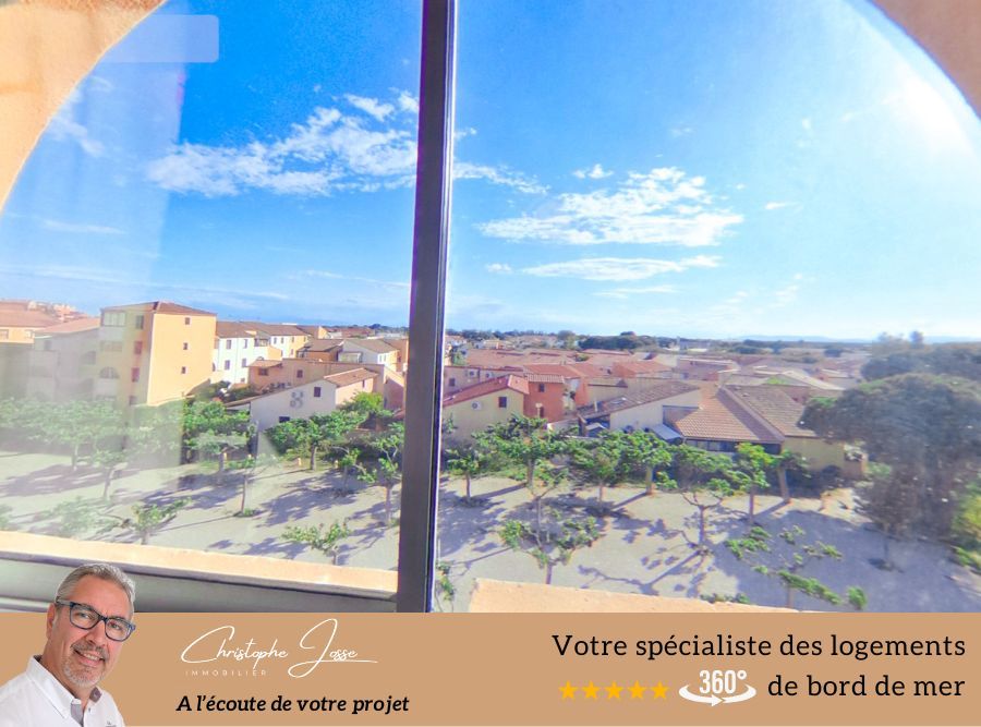 PORT LEUCATE Duplex T3 avec grande loggia direct plage 2