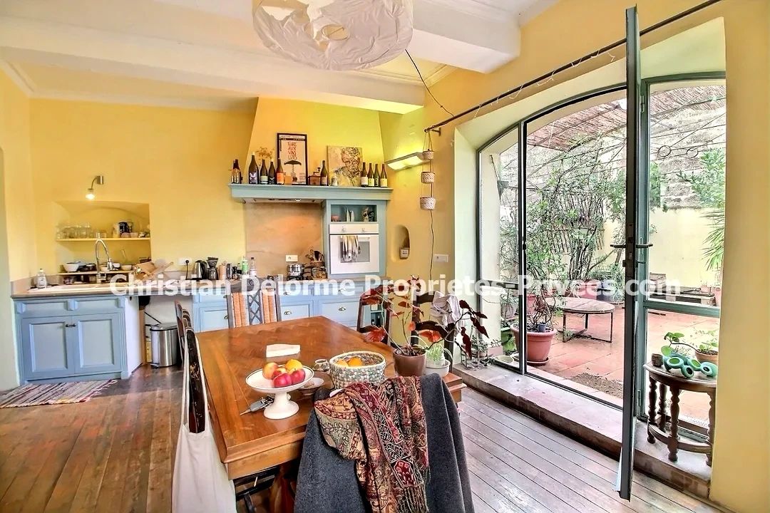 SAINT-QUENTIN-LA-POTERIE UZES : à 5 minutes dans le village de Saint-Quentin-la-Poterie, Maison rénovée, 2 grandes terrasses 54m2, 3 chambres, garage + local commercial 3