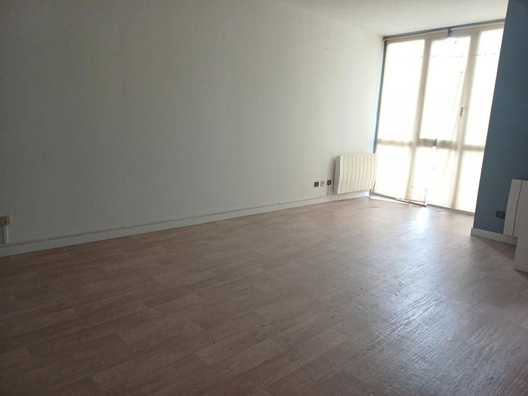 NOYON APPARTEMENT T2 2