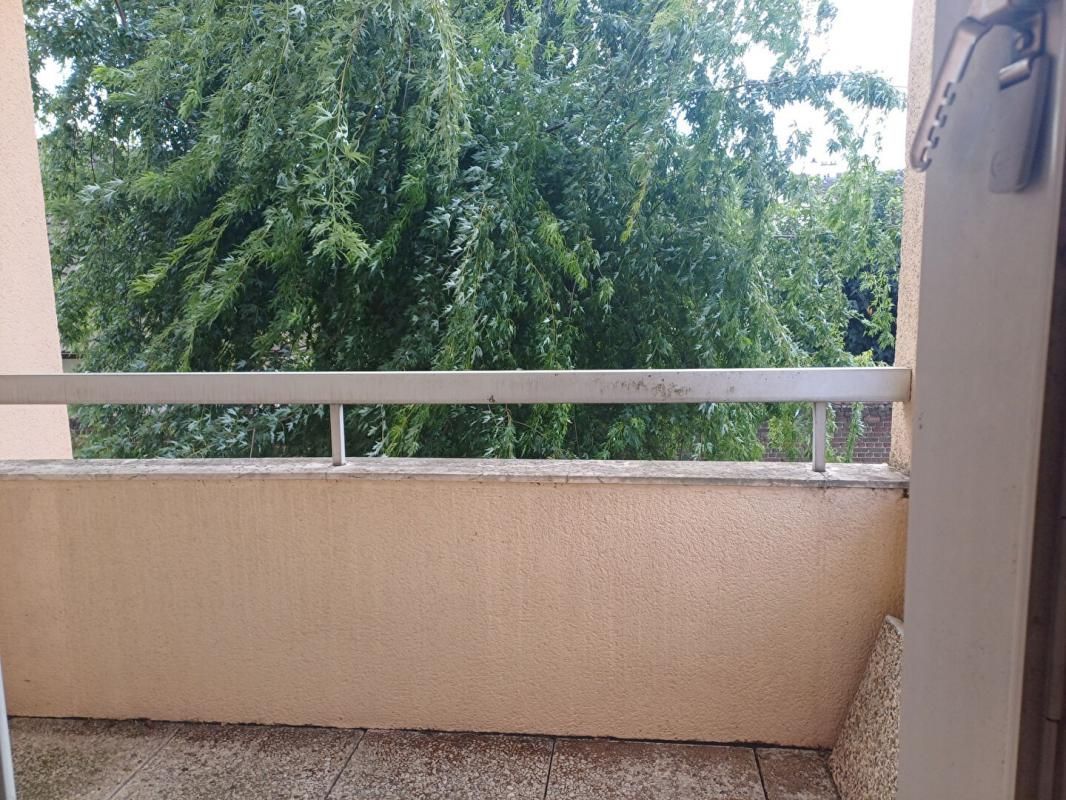 NOYON APPARTEMENT T2 4