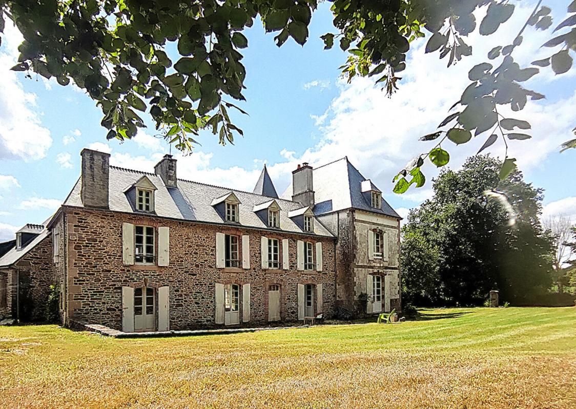 PONTIVY Morbihan Manoir datant de 1714 2