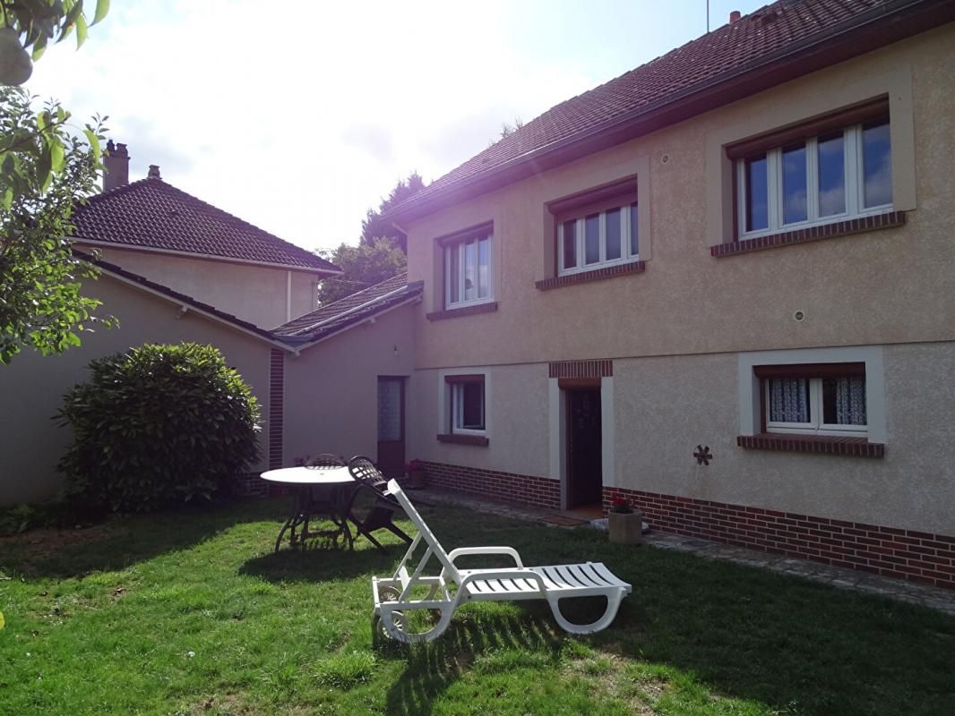 GIEN Maison et dépendances, 93 m², GIEN 45500 1