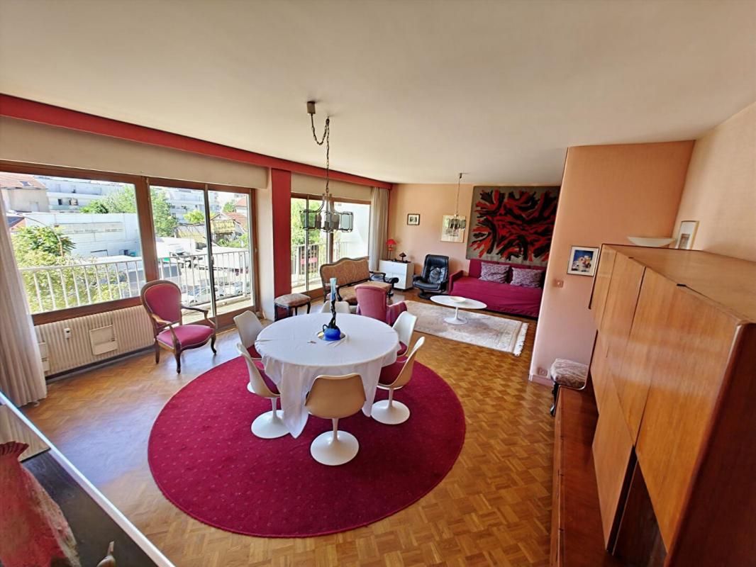 GRENOBLE Appartement T4 108m² pièce de vie 43m² garage possible 2