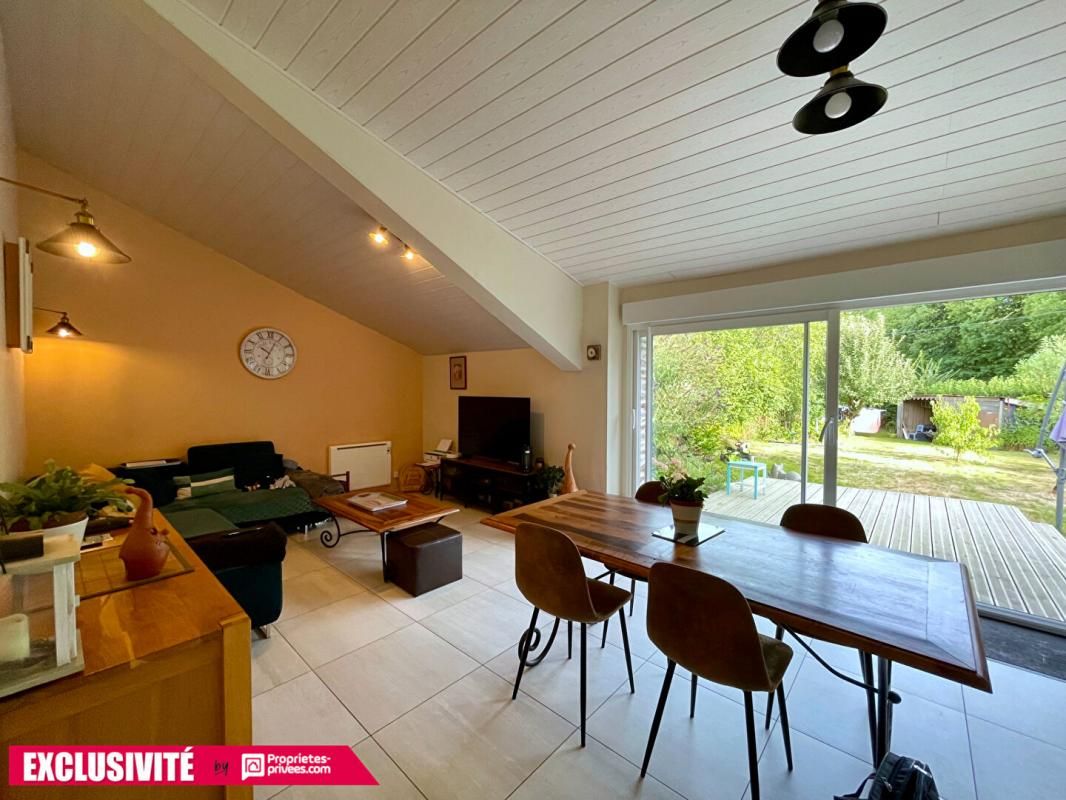 CARENTOIR Maison de plain-pied 100 m² environ, rénovée 2