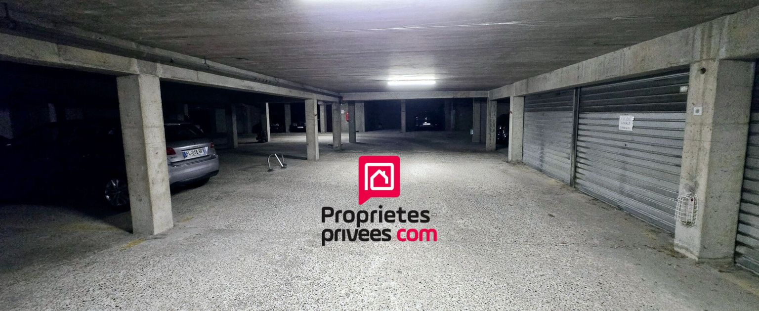 SAINT-PRIEST Garage fermé 15 m2 3