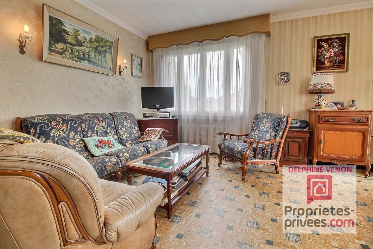 CHATEAUNEUF-SUR-LOIRE Exclusivité - Maison sur sous-sol sur un terrain constructible de 2 250 m² environ à 2 pas des écoles à Châteauneuf Sur Loire 4