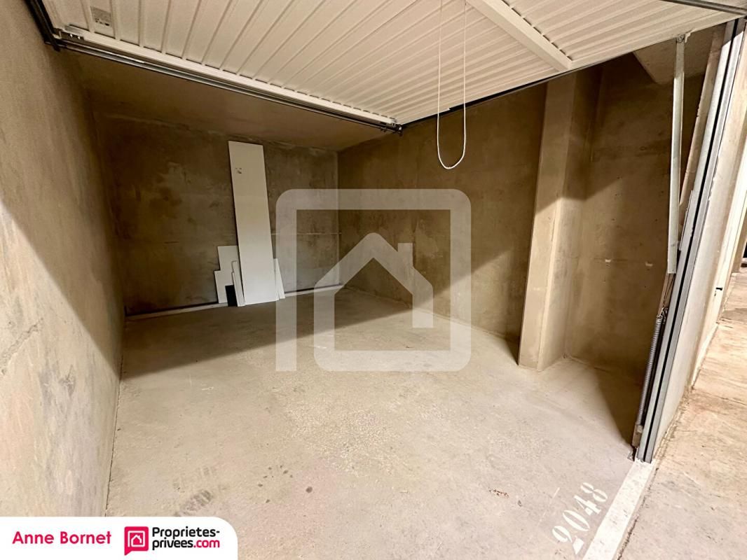 GRASSE Garage sécurisé adapté PMR 16.50 m2 3