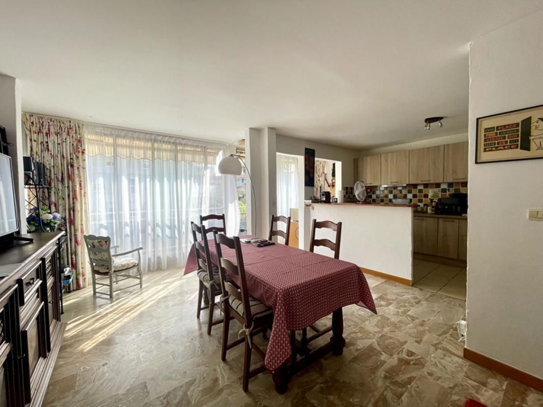 HYERES Appartement traversant T4 de 95m2, garage double et cave - Centre-ville - Hyères 1