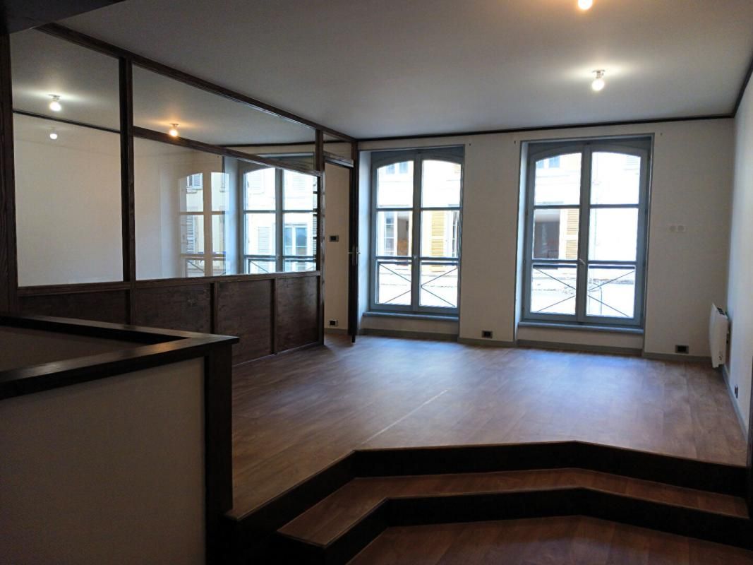 LONS-LE-SAUNIER Appartement Lons Le Saunier 2 pièce(s) 86.90 m2 2