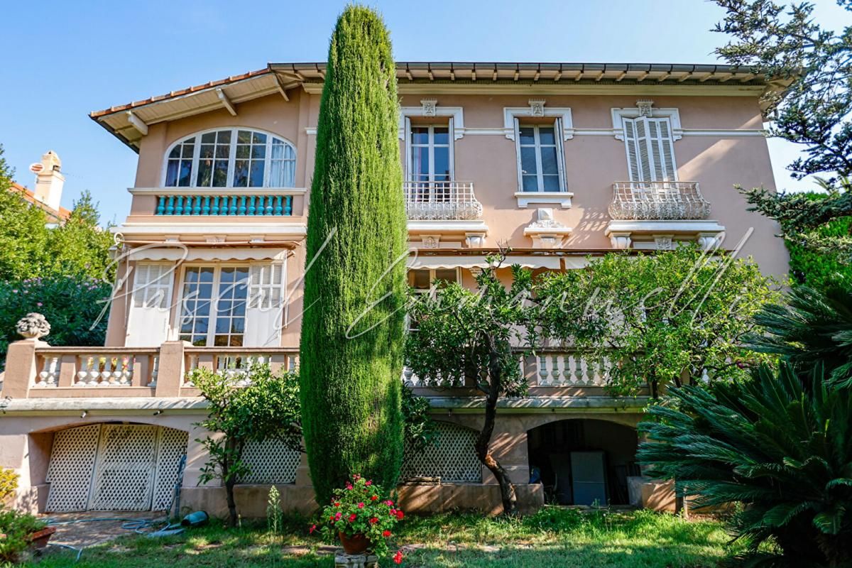 CANNES Maison Cannes 5 pièce(s) 250 m2 Petit Juas 1 480 000 euros 2