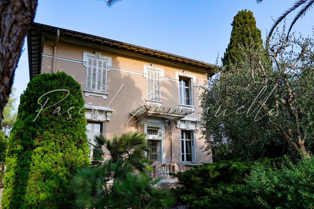 CANNES Maison Cannes 5 pièce(s) 250 m2 Petit Juas 1 480 000 euros 3