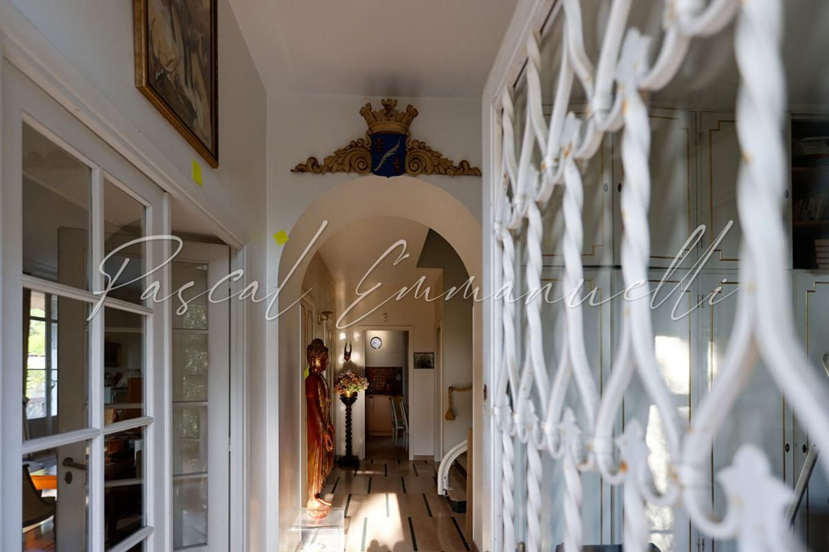 CANNES Maison Cannes 5 pièce(s) 250 m2 Petit Juas 1 480 000 euros 4