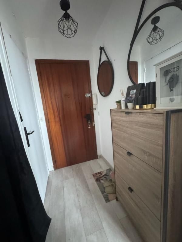 VILLIERS-LE-BEL Grand studio à Villiers Le Bel Résidence Carnot 2