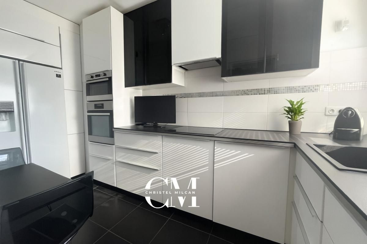LE BOUSCAT Appartement Le Bouscat Barrière du Médoc 4 pièces 96.5 m2 2