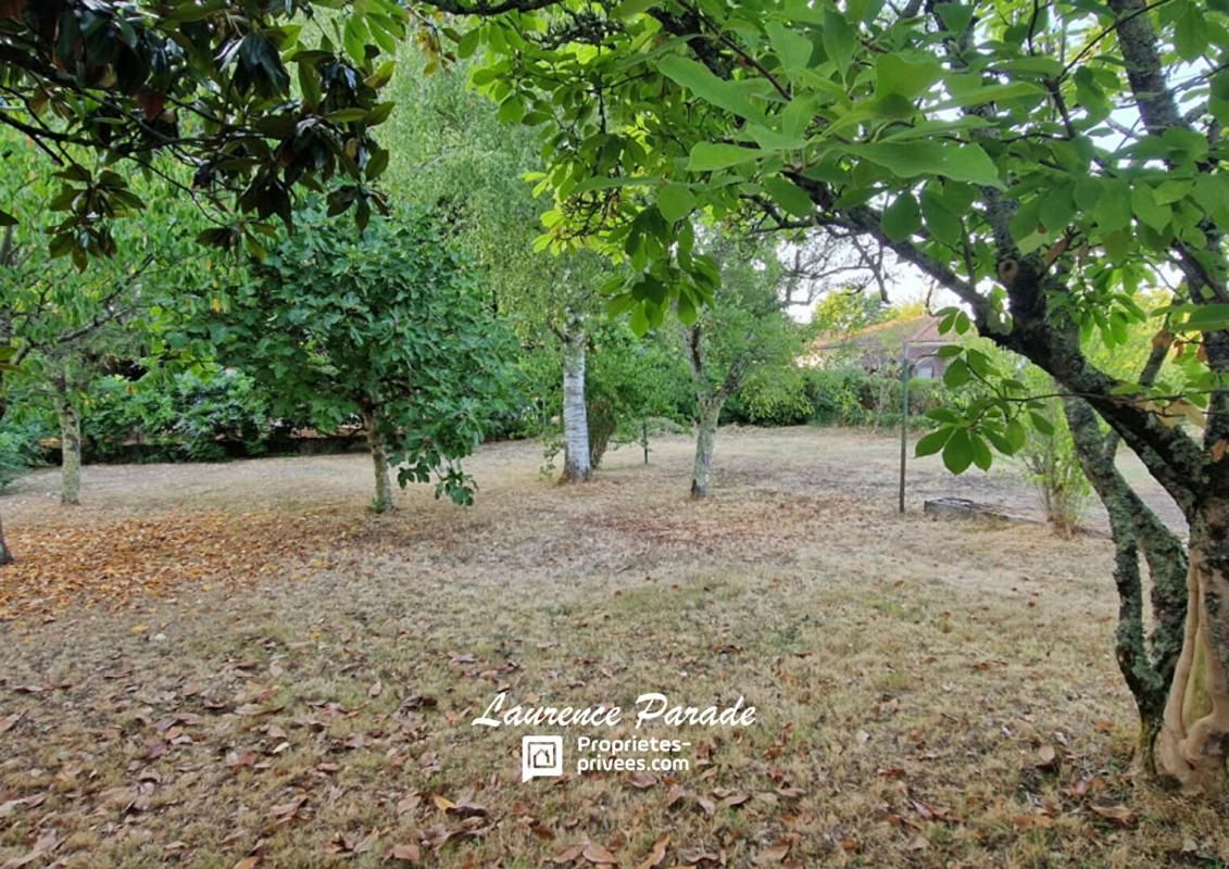 MUSSIDAN Maison avec sous sol garage terrain 800M² 2