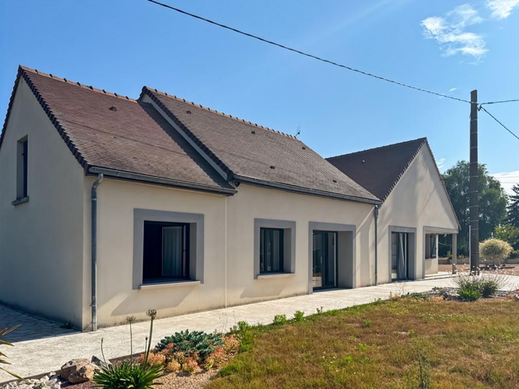 LA FLECHE Maison La Fleche 7 pièce(s) 150 m2 2