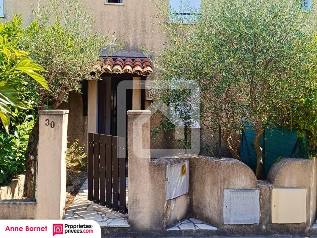 LE PLAN DE GRASSE - Maison mitoyenne 4 pièces 70 m2 avec jardin 115 m2, garage et parking