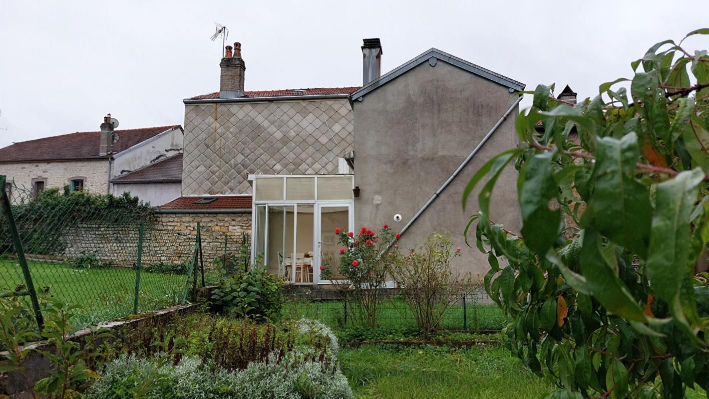 VAUVILLERS Maison Vauvillers 110 m² jardin garage 2