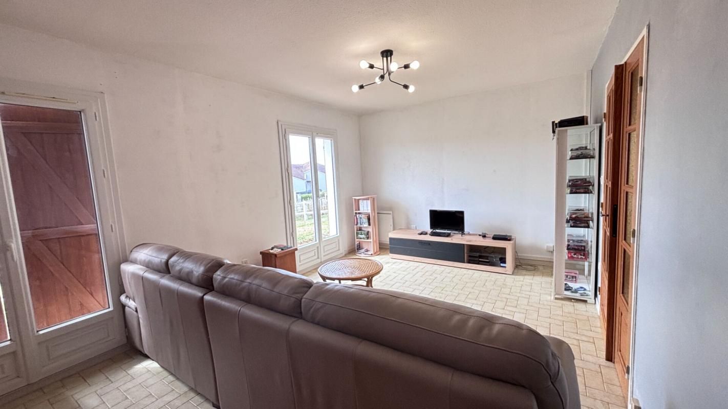 ROMENAY Maison Romenay 4 pièce(s) 74 m2 2