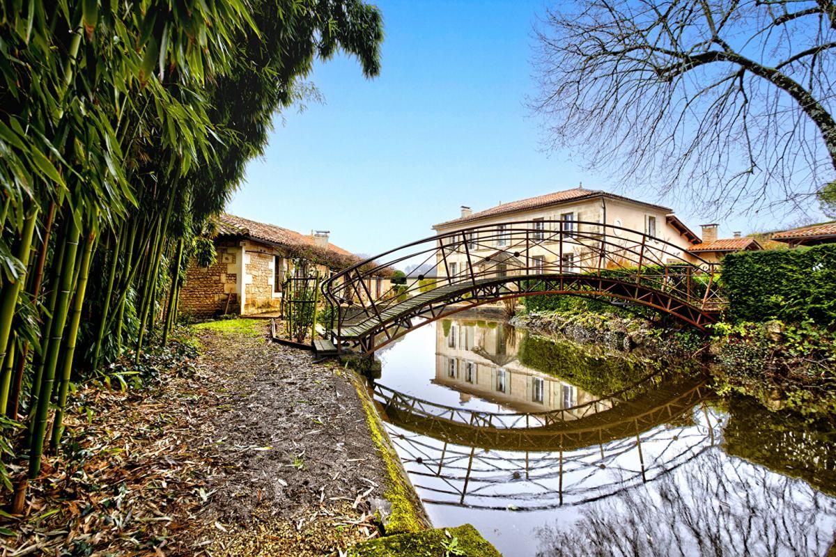 SAINT-MAIGRIN À vendre Moulin classé du XVI siècle avec chambres d'hôtes et gîte en Charente-Maritime 2