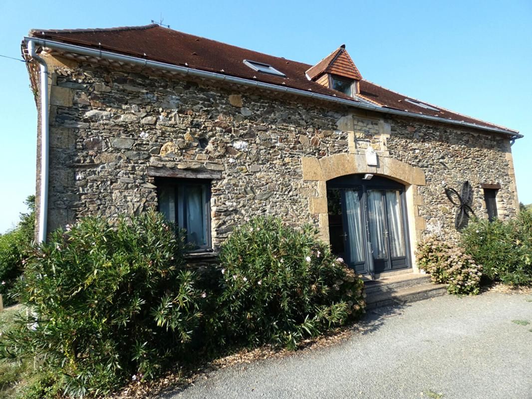 SAINT-MEDARD-D'EXCIDEUIL Maison 180 m2 / 5 chambres / terrain 1242m² 2