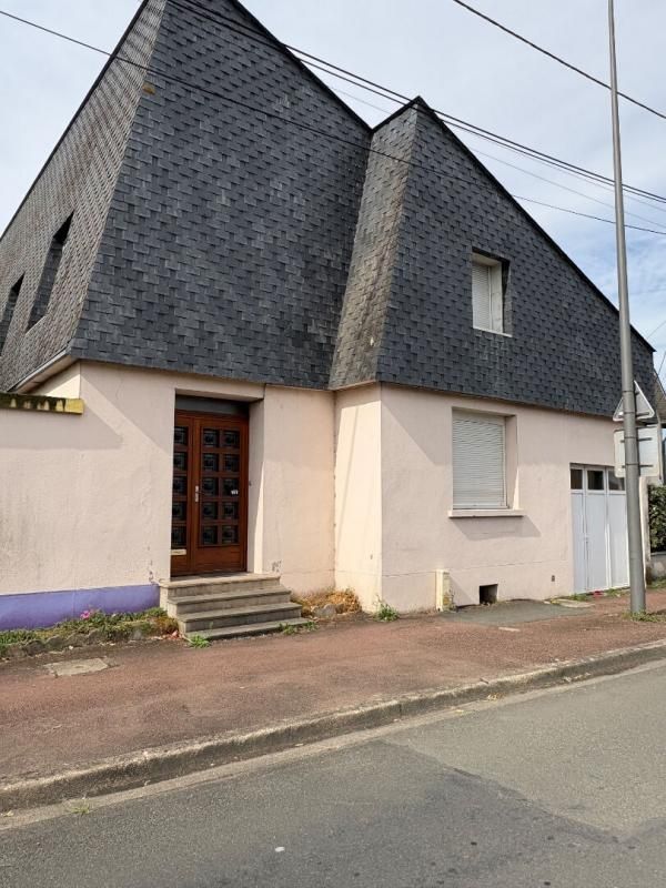 SABLE-SUR-SARTHE Maison Sable Sur Sarthe 7 pièce(s) 190 m2 1