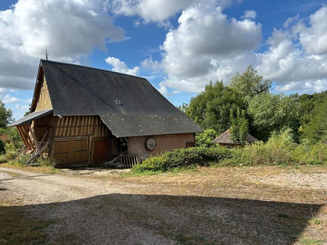 CAMBREMER 14340 Cambremer Ancien corps de ferme du XV è siècle 419 200 Euros 2