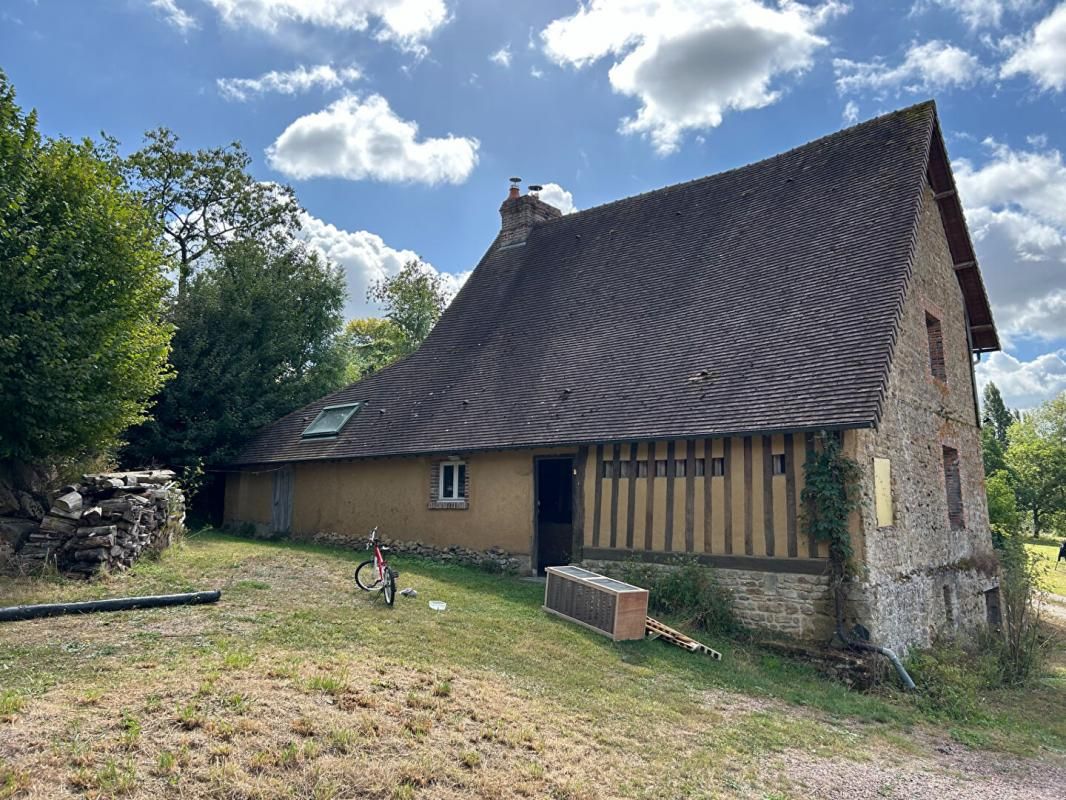 CAMBREMER 14340 Cambremer Ancien corps de ferme du XV è siècle 419 200 Euros 3