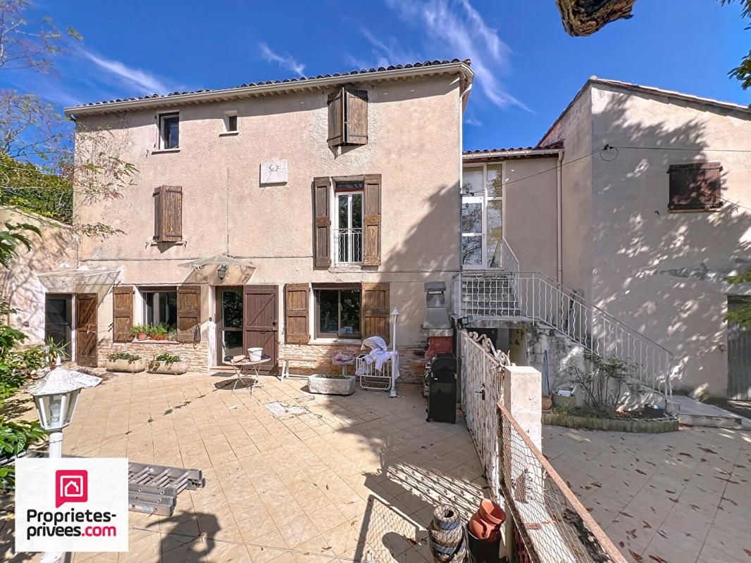 RIANS Ancienne ferme avec 2 logements dépendances sur 13 322 m² 2