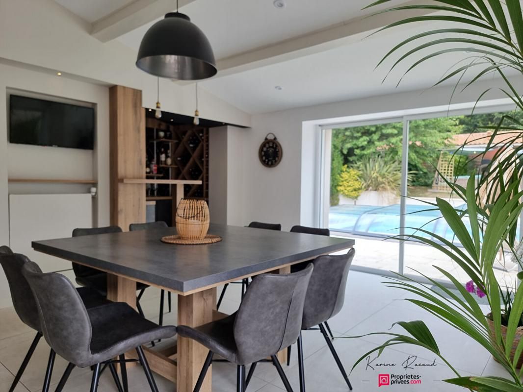 LA FERRIERE Maison La Ferrière 218 m2 4 chambres 2