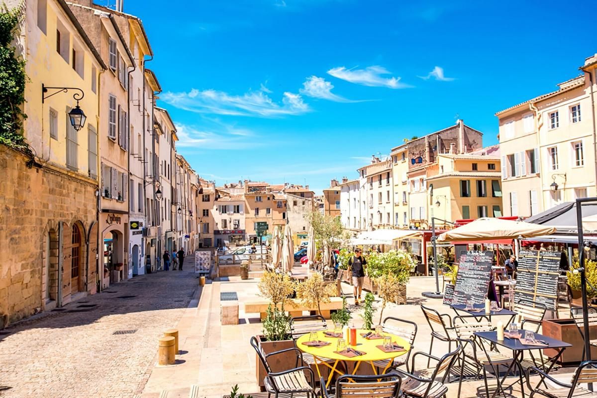 AIX-EN-PROVENCE À louer - Studio Centre ville d'Aix-en-Provence 1